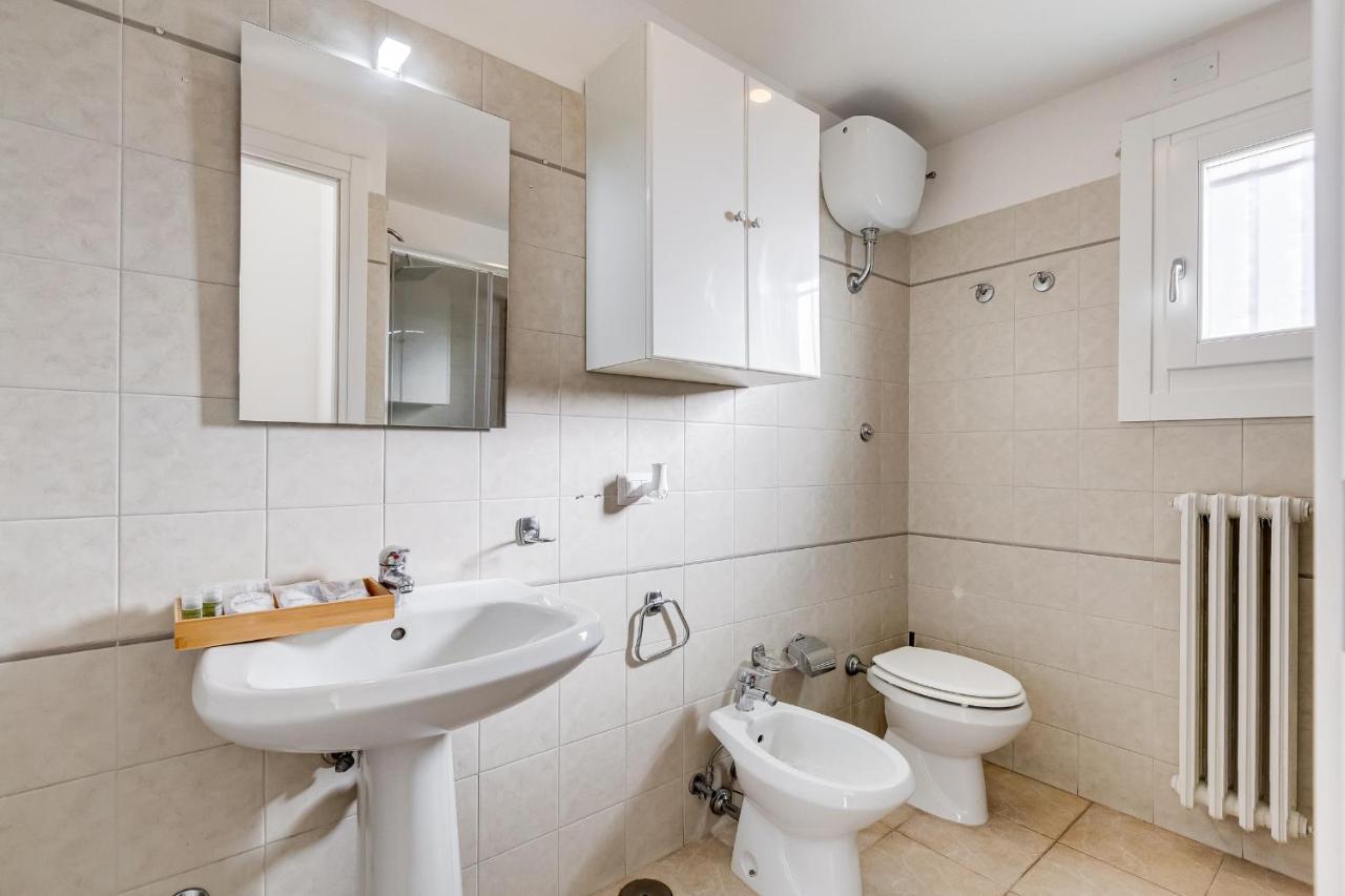 Jmartins Colosseo Suites Рим Екстериор снимка