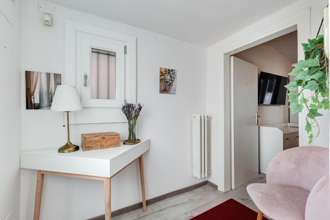 Jmartins Colosseo Suites Рим Екстериор снимка