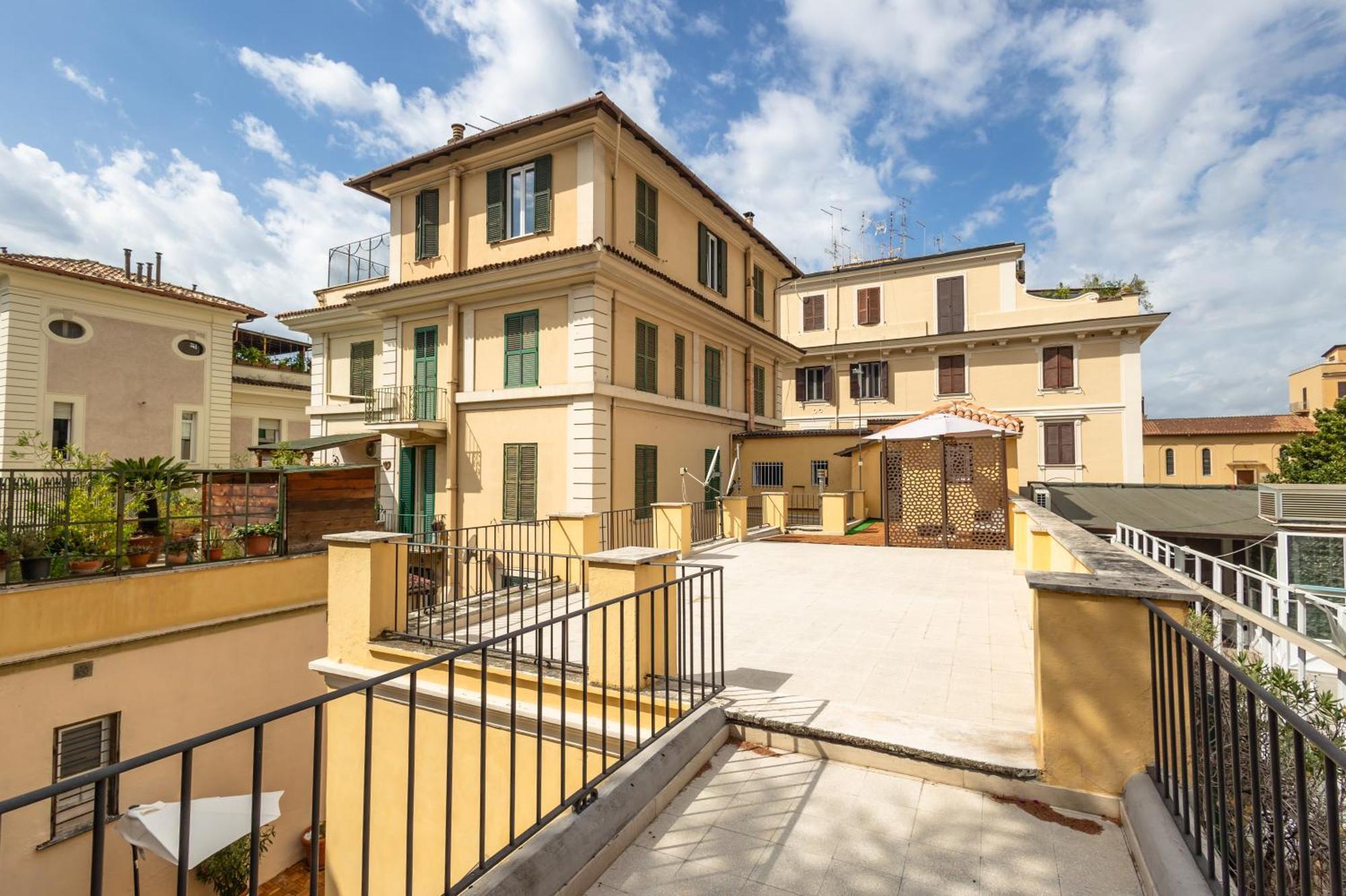 Jmartins Colosseo Suites Рим Екстериор снимка