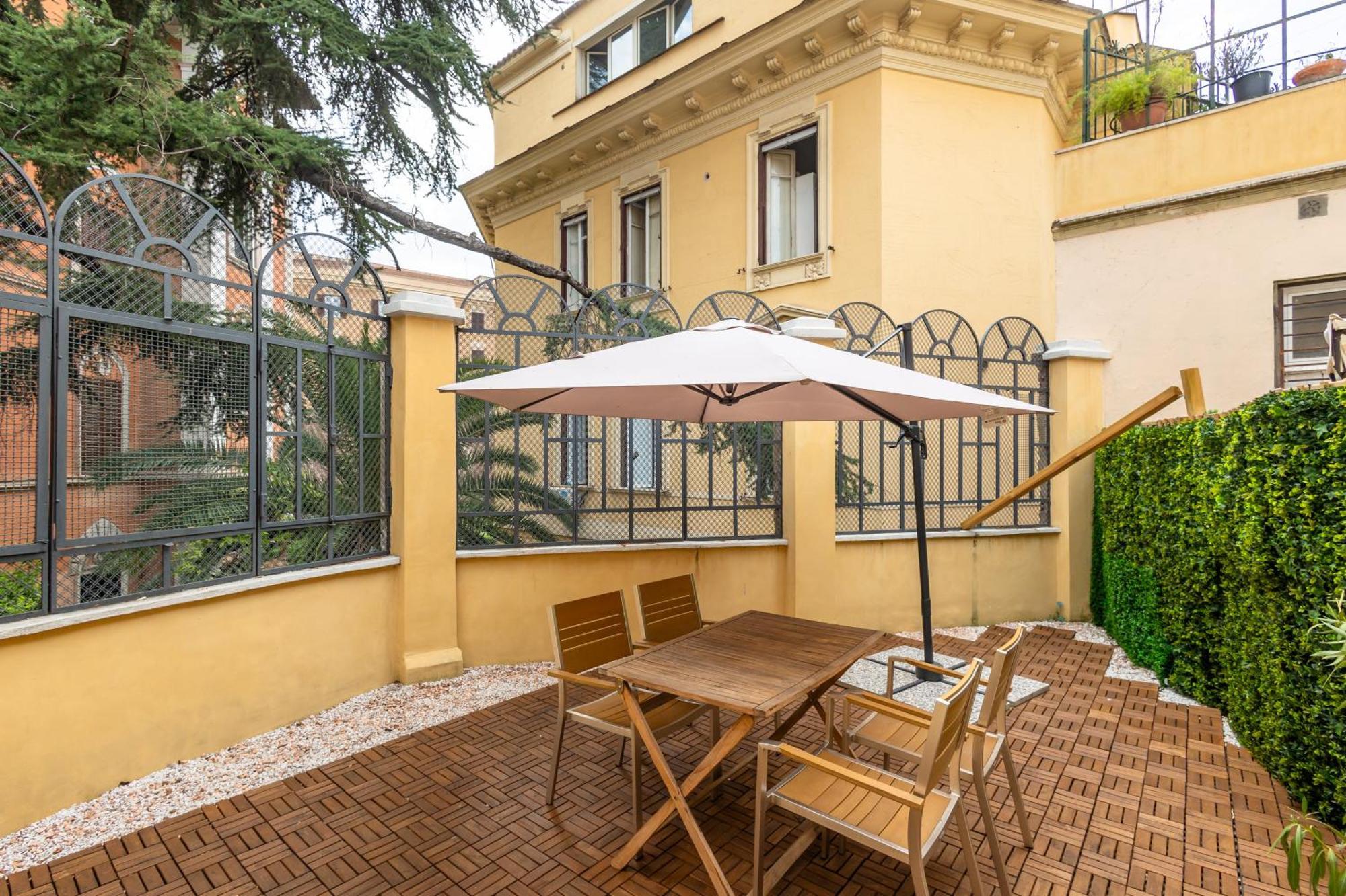 Jmartins Colosseo Suites Рим Екстериор снимка